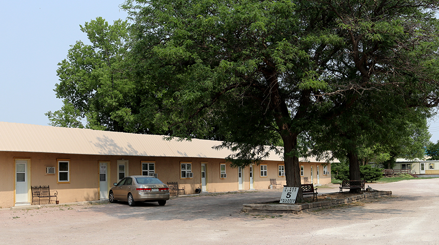 Three Oaks Motel